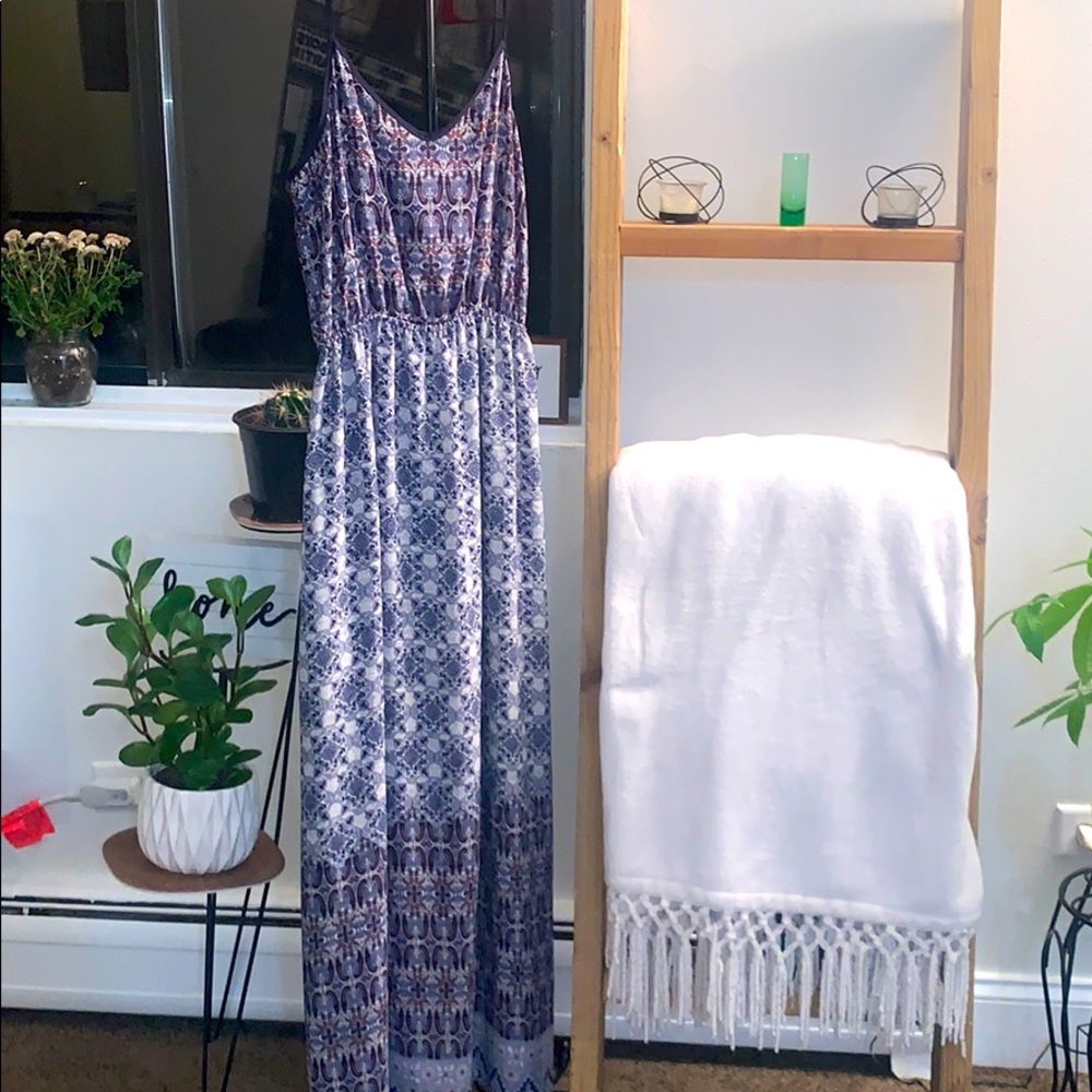 Cute patterned dress!